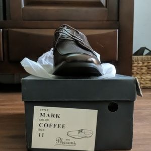 Dress shoes